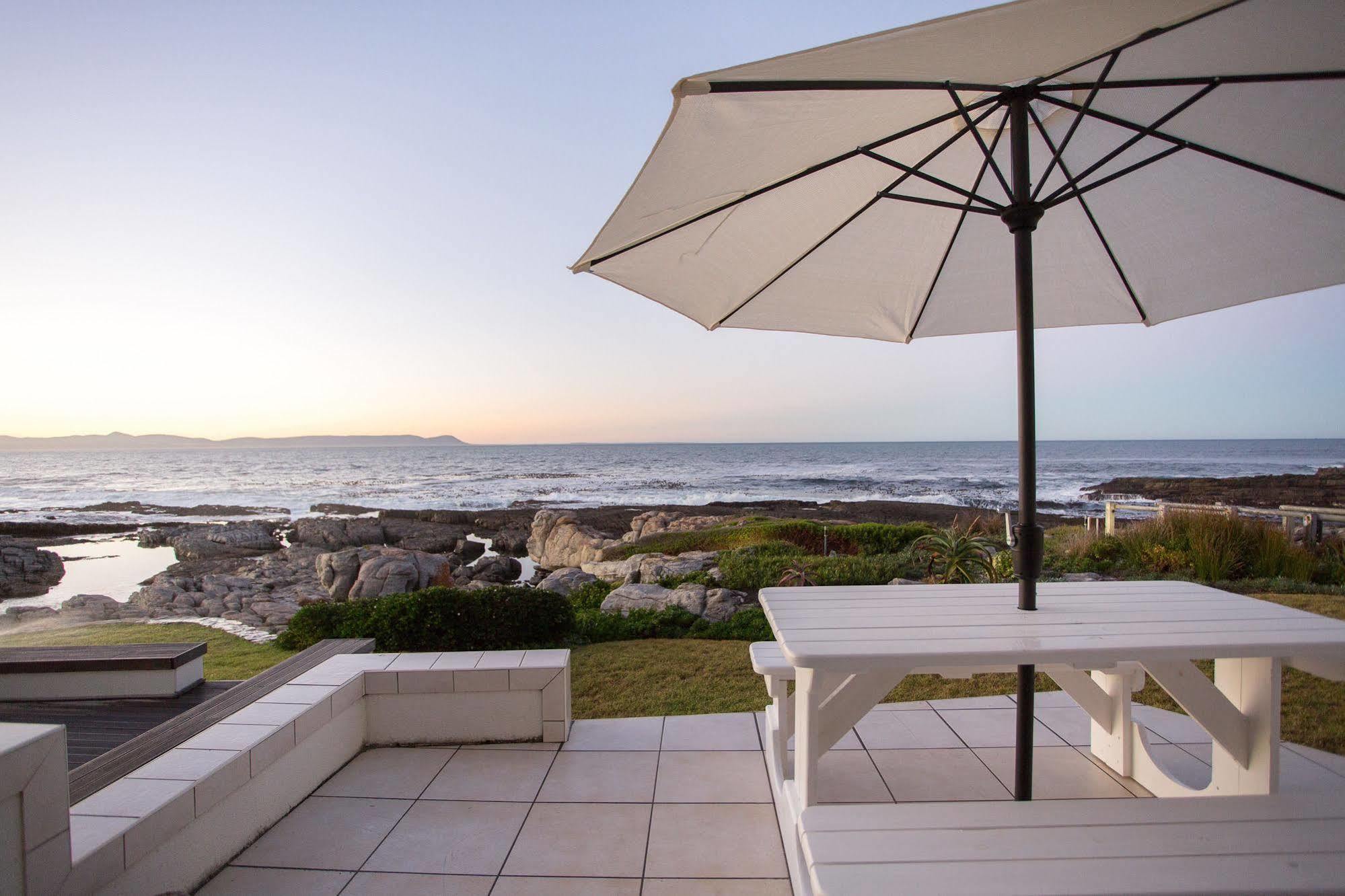 Beachfront House - Hermanus Whale View Villa Kültér fotó